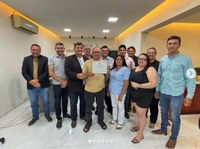 homenagem ao mais novo funcionário aposentado do município.