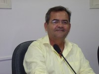 Vereador JAEDSON DANTAS solicita que seja feito calçamento a paralelepípedo na Avenida Justino Dantas sentido Ginásio de Esportes