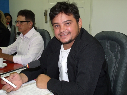 Vereador JOSENÍ SANTOS DE MEDEIROS solicita que seja instalado 2 (dois) Ventiladores no Centro de Saúde Maria Fausta.