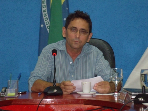 Vereador Presidente LEODÔNIO MEDEIROS DANTAS, solicita conserto do calçamento a paralelepípedo na Rua Antonio Alves Pretinho no Município de São José do Seridó-RN.